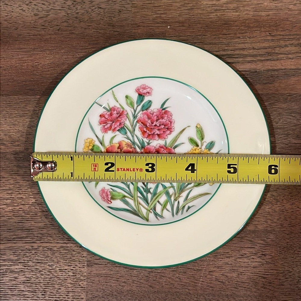 Wedgwood Garden Club Carnation Bread and Butter Plates (4) - Picture 8 of 8